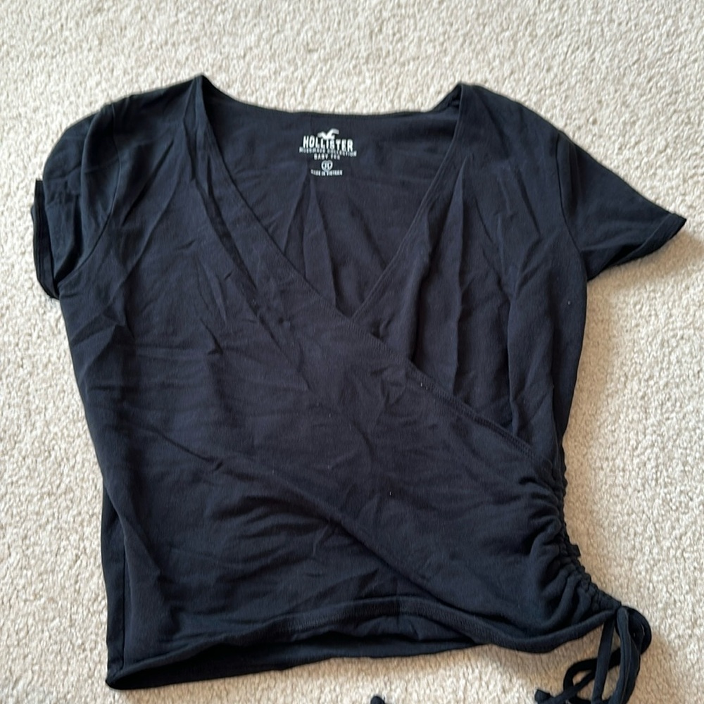 Hollister top